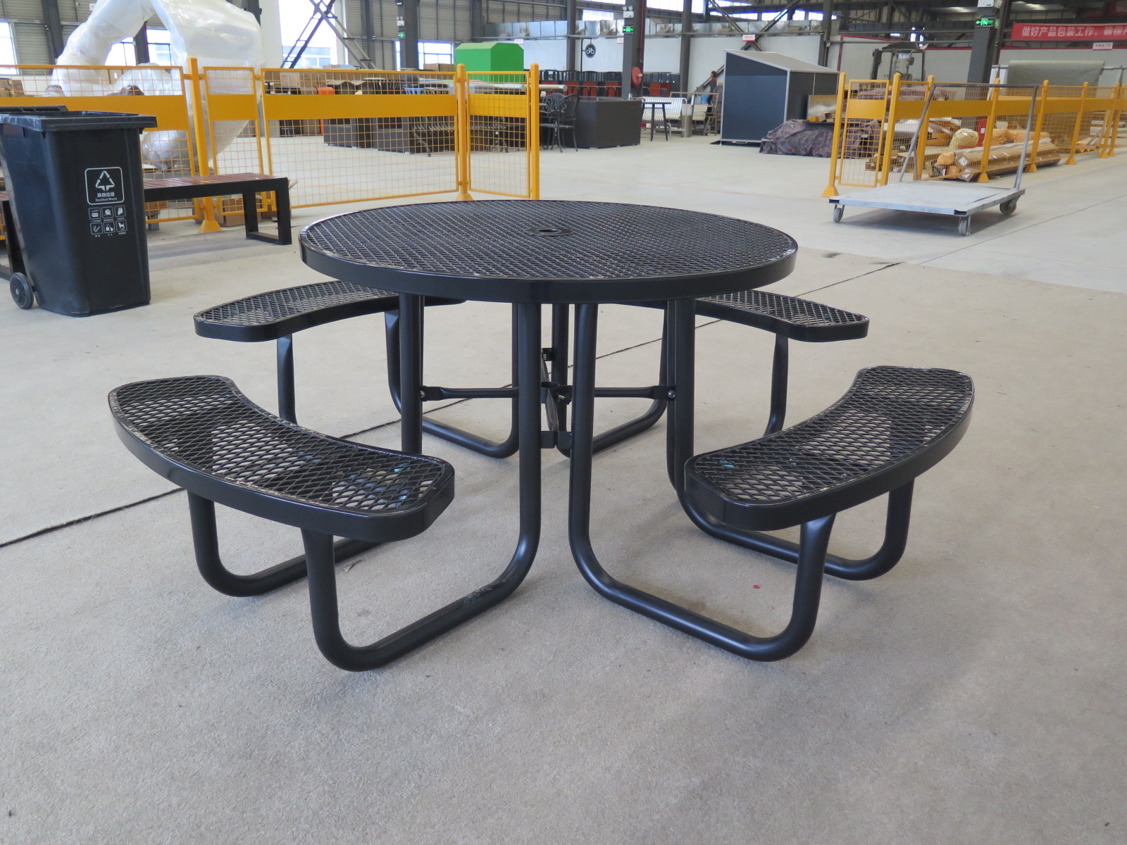 HB24008 picnic table (9)