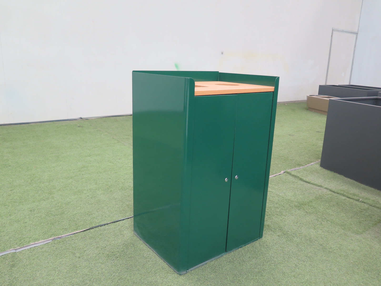Weather-resistant commercial clothing donation bin manufactured by Haoyida 20-year factory.