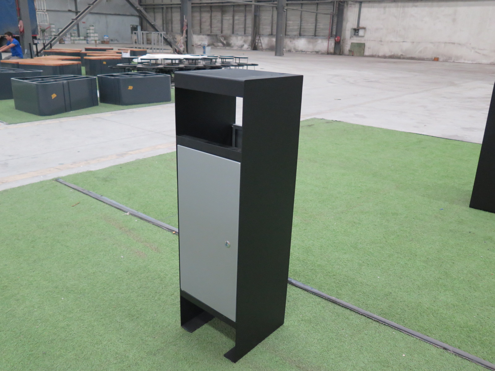 HBS260902 trash can (1)