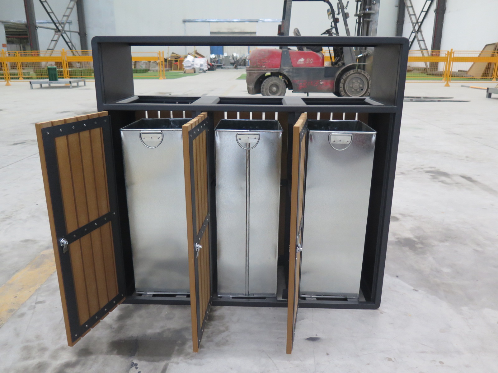 HBW176 outdoor trash can (2)