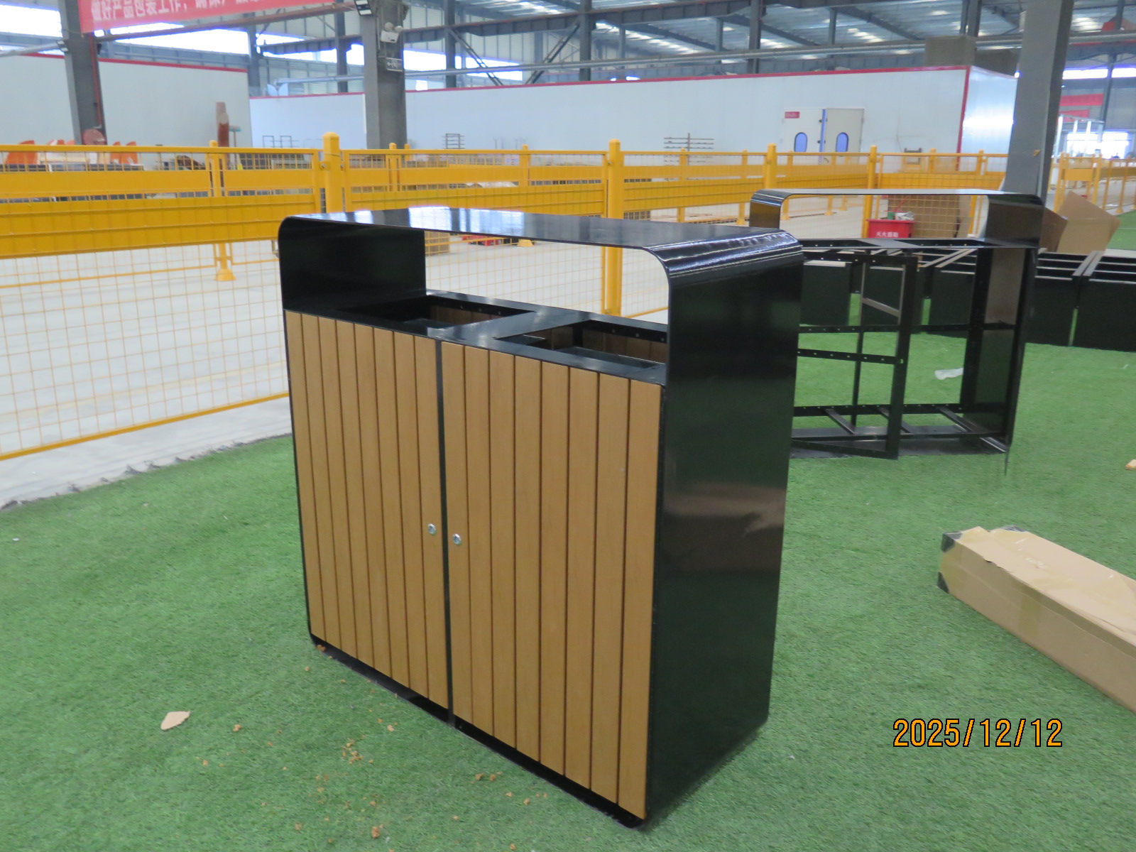 HBW197 outdoor trash can  (2)