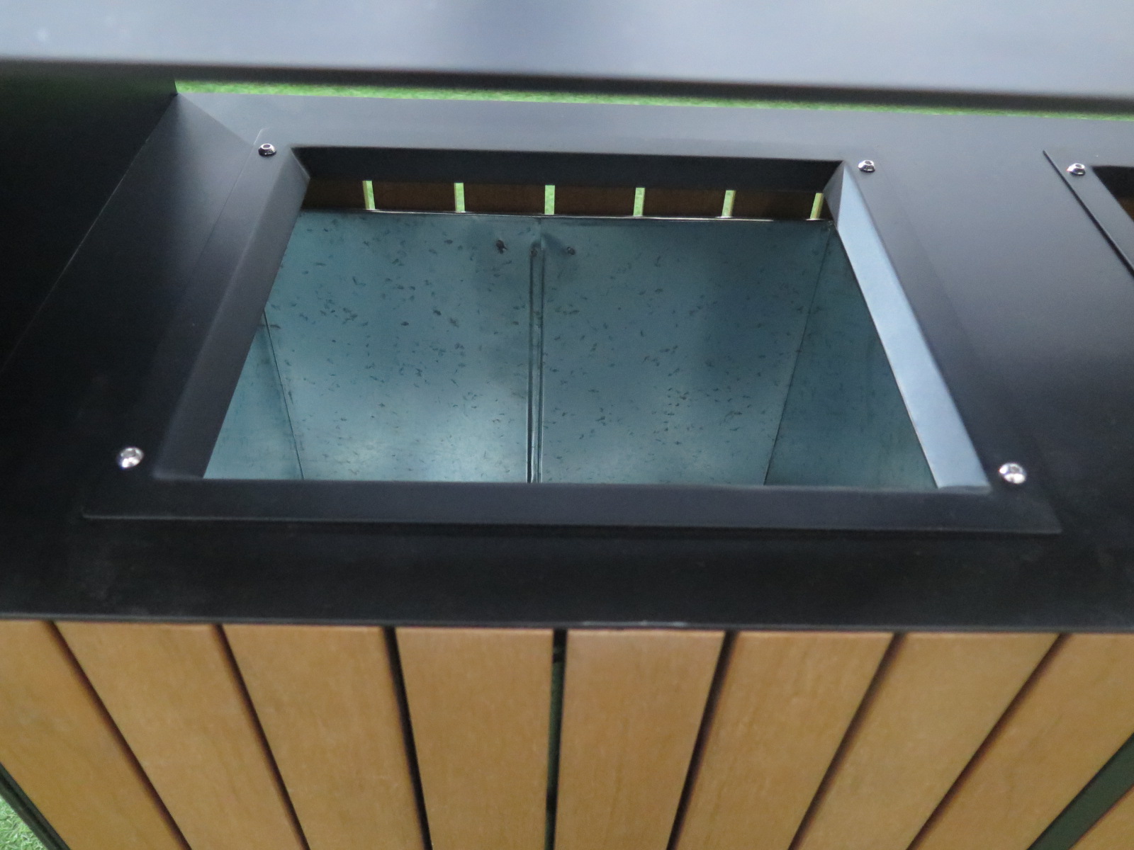 HBW197 outdoor trash can  (24)