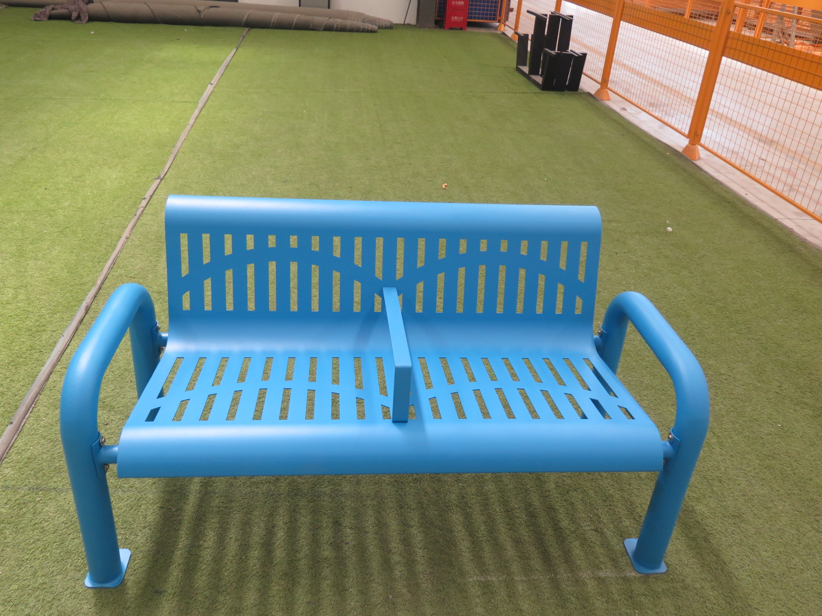 HCS63 outdoor bench (2)