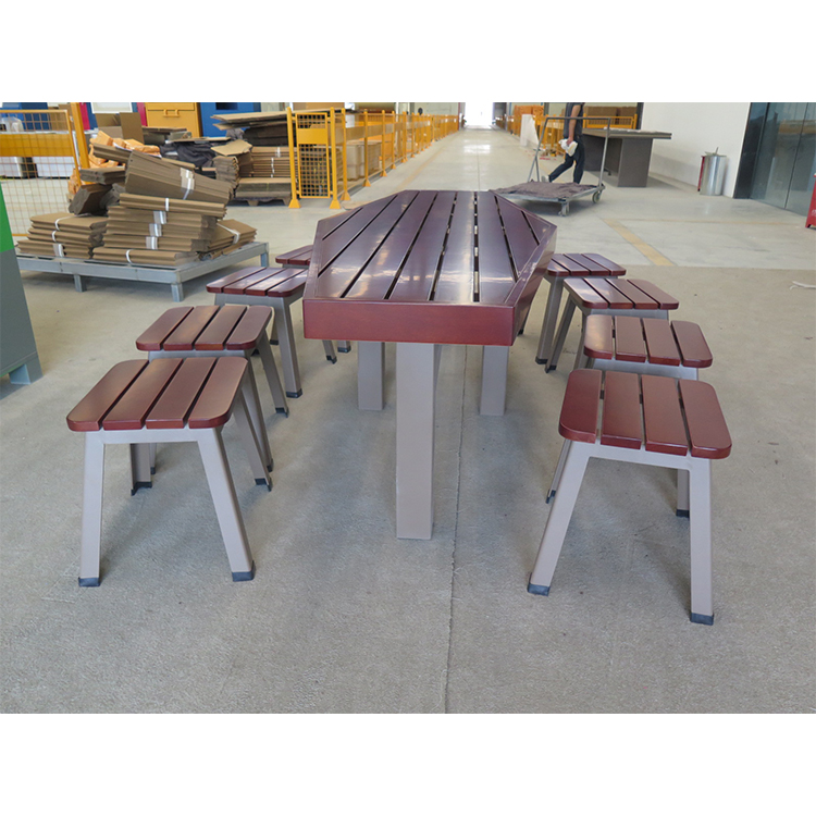 Dining table and chair set