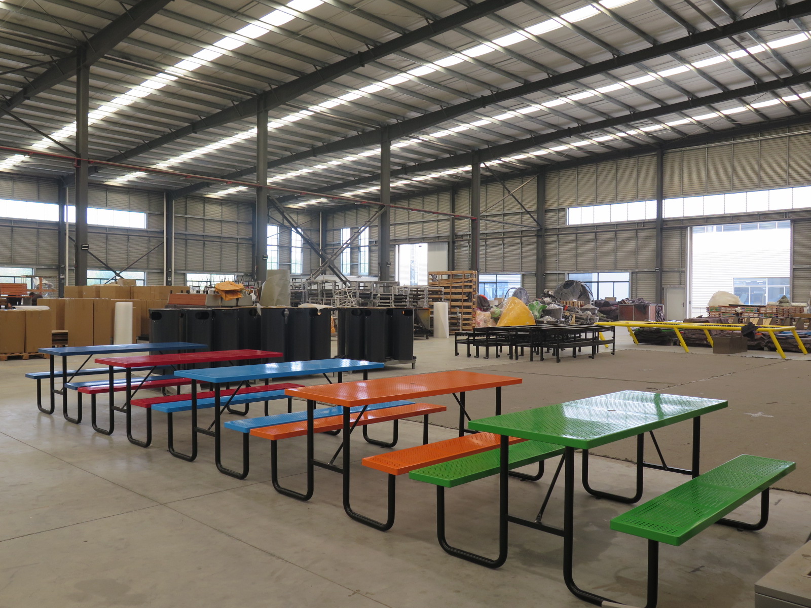 metal picnic table