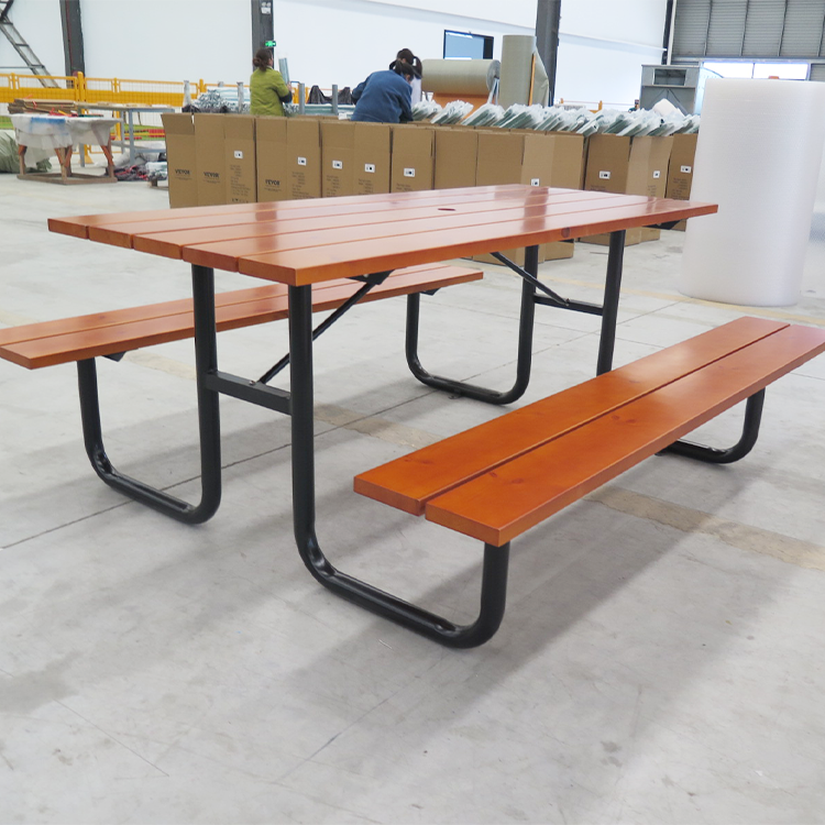 outdoor picnic table