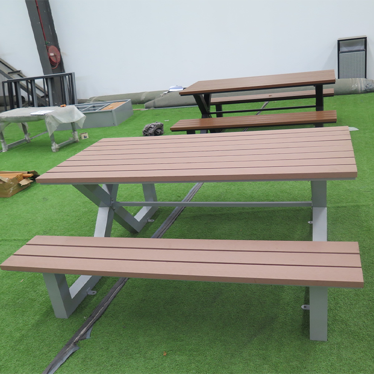 HPIW220903 picnic table  (1)