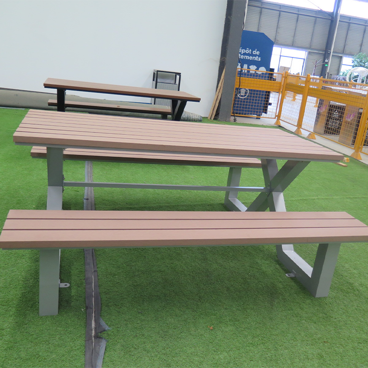 HPIW220903 picnic table  (10)