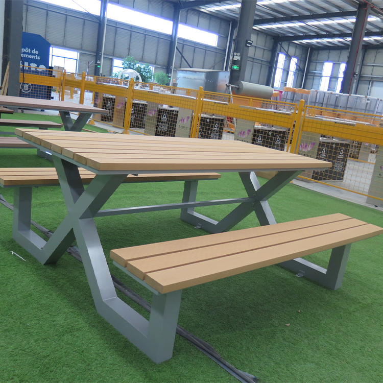 HPIW220903 picnic table  (1)
