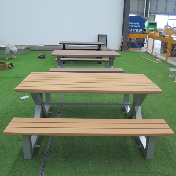 HPIW220903 picnic table  (12)