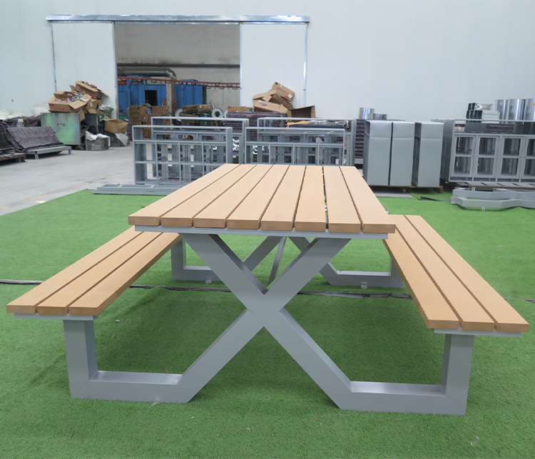 HPIW220903 picnic table  (6)