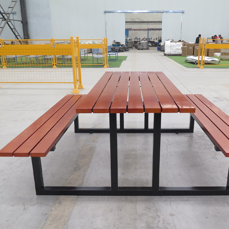outdoor picnic table