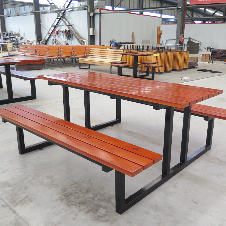 outdoor picnic table