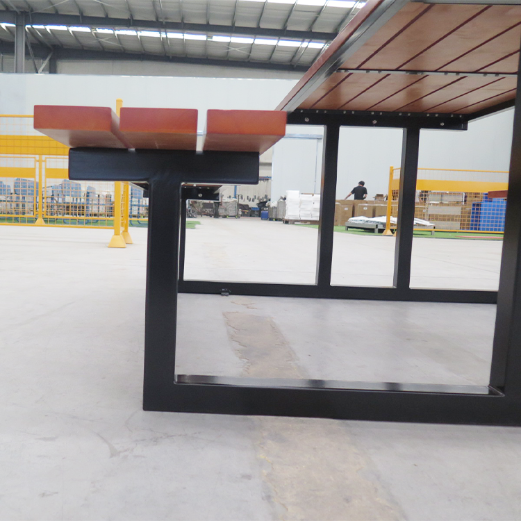 outdoor picnic table