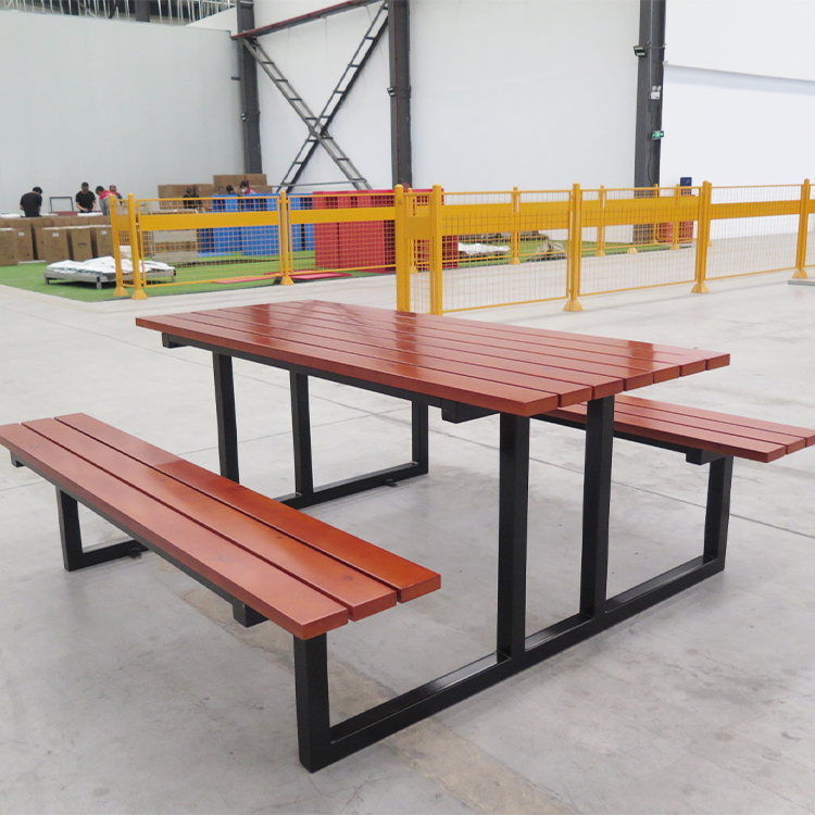 outdoor picnic table