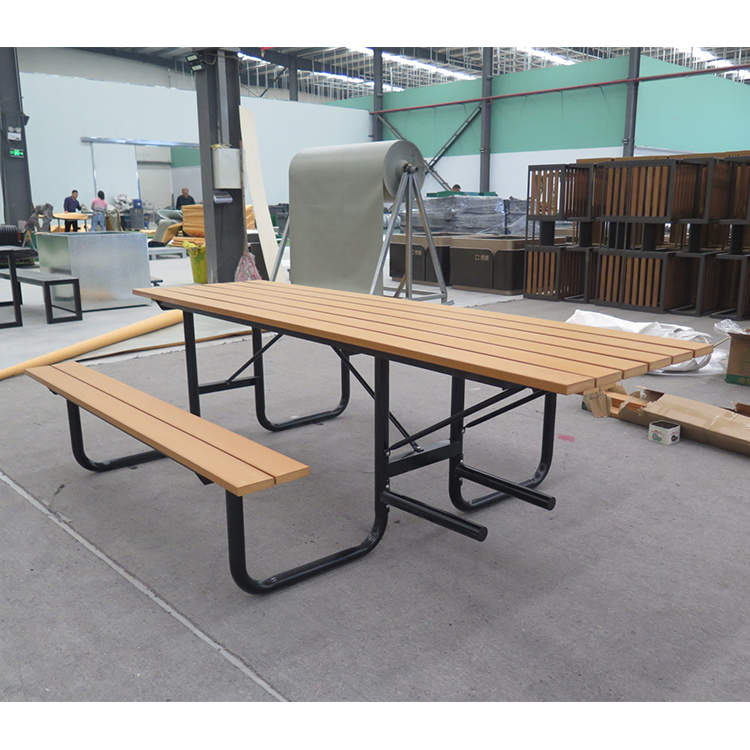 outdoor picnic table