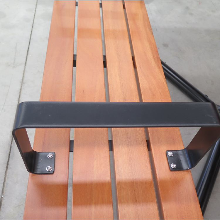 outdoor picnic table