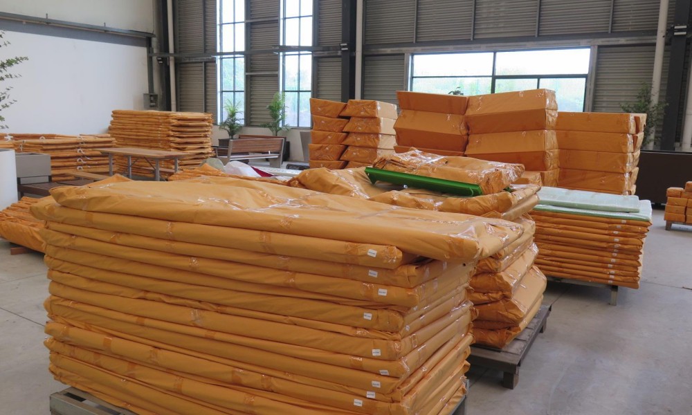 Outdoor furniture packaging (4)(1)