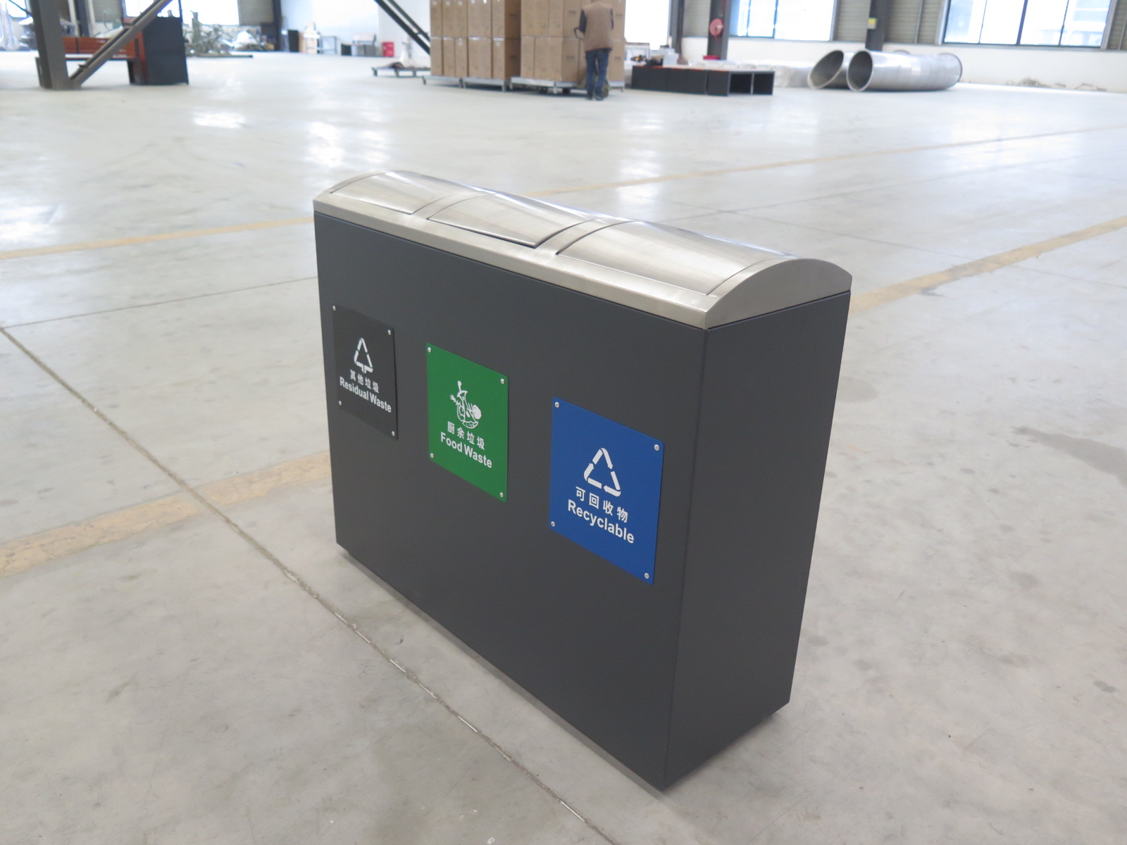 outdoor trash can (3)