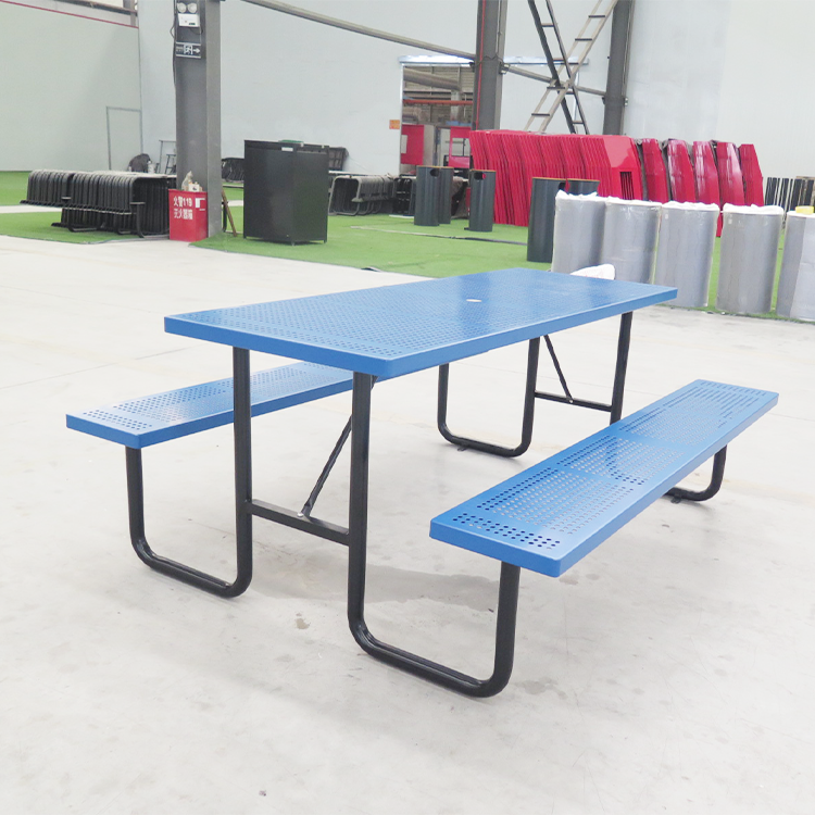 outdoor  picnic table 
