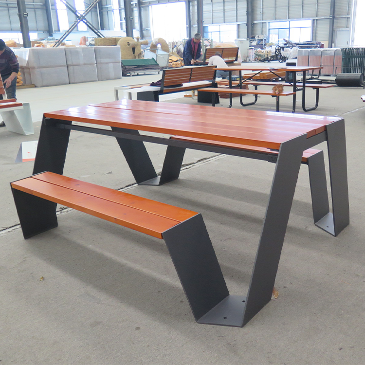 outdoor picnic table